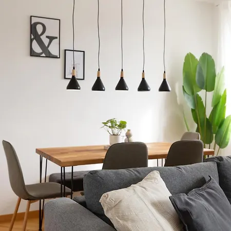 Cityview Balcony - In The Heart Of Lejlighed